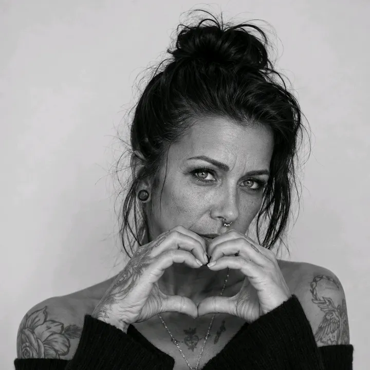 @melhon3y