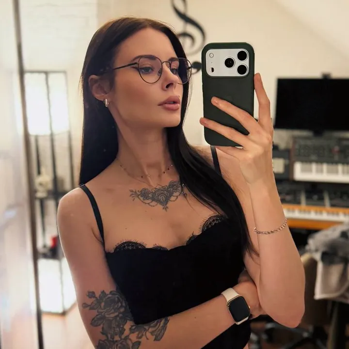 @chainedlina