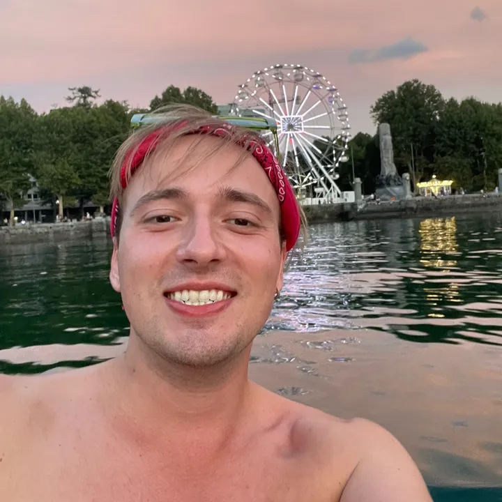 @dandycosmo_