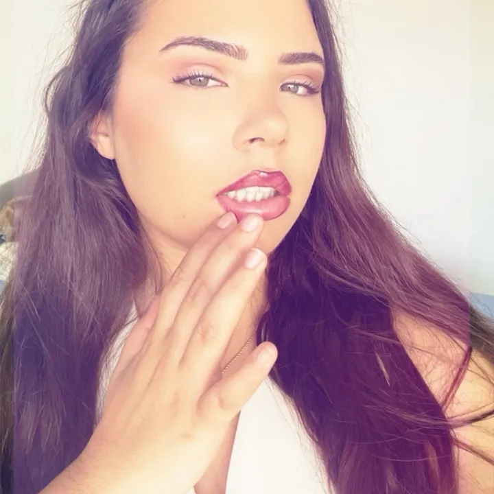 @liiivingwithnicole