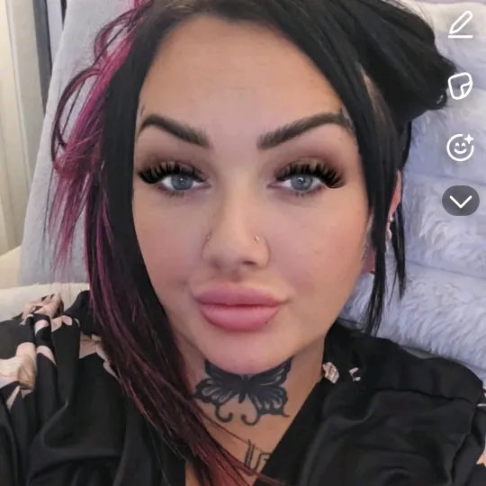 @kayhoylex