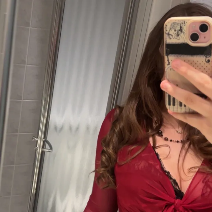 @ellaneave