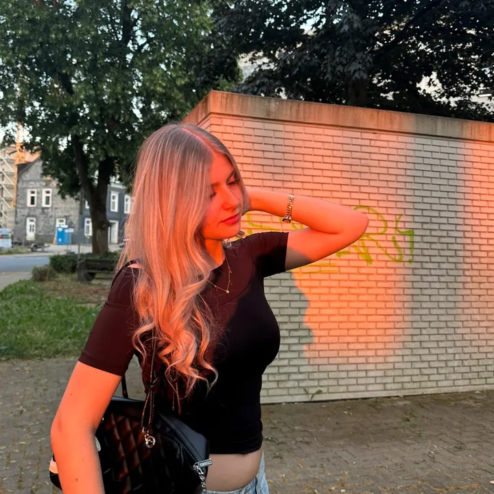 @julieallenx