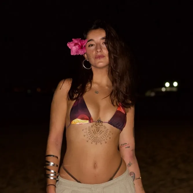 @anapom25