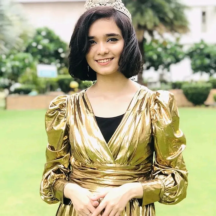 @meethikadwivedi_