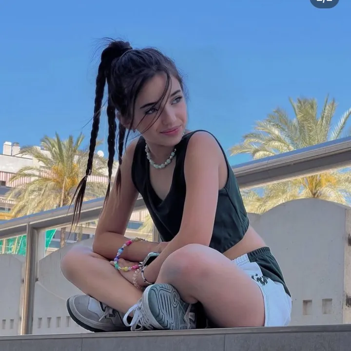 @valeriaarebollo_