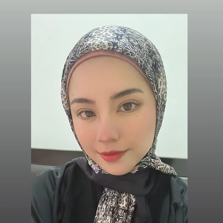 @nadia_lahari
