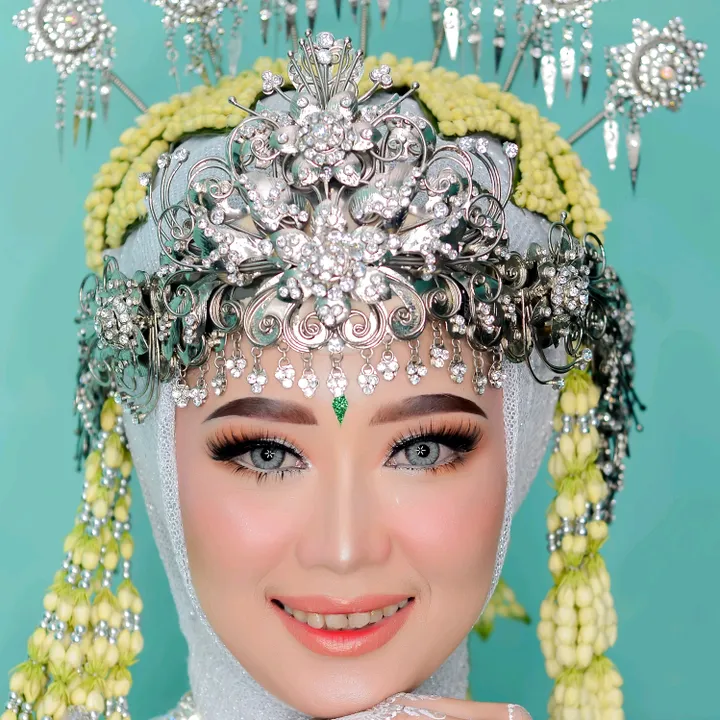 @nazmamakeup01