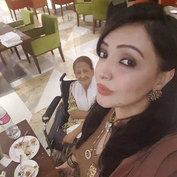@amnaakareim