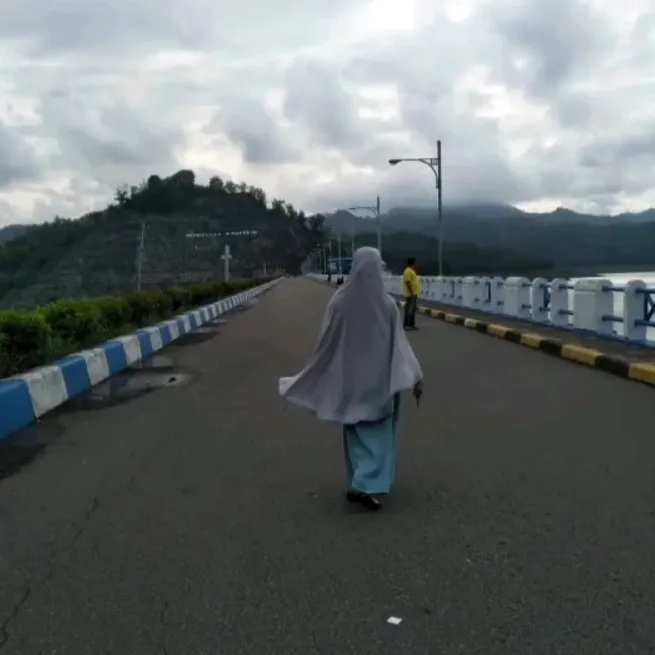 @aishyilazafran