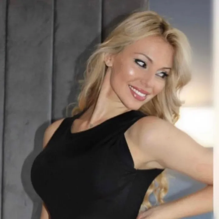 @elinakomninoudance