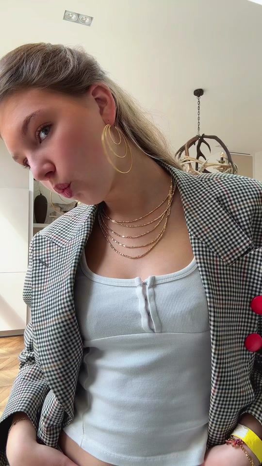 TikTok video thumbnail by floorvanzoerenx