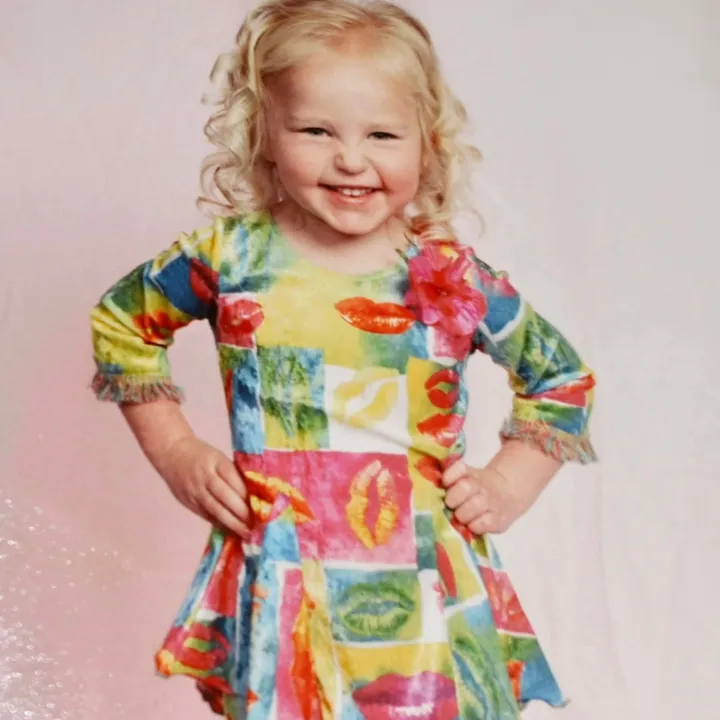 ellereesee2