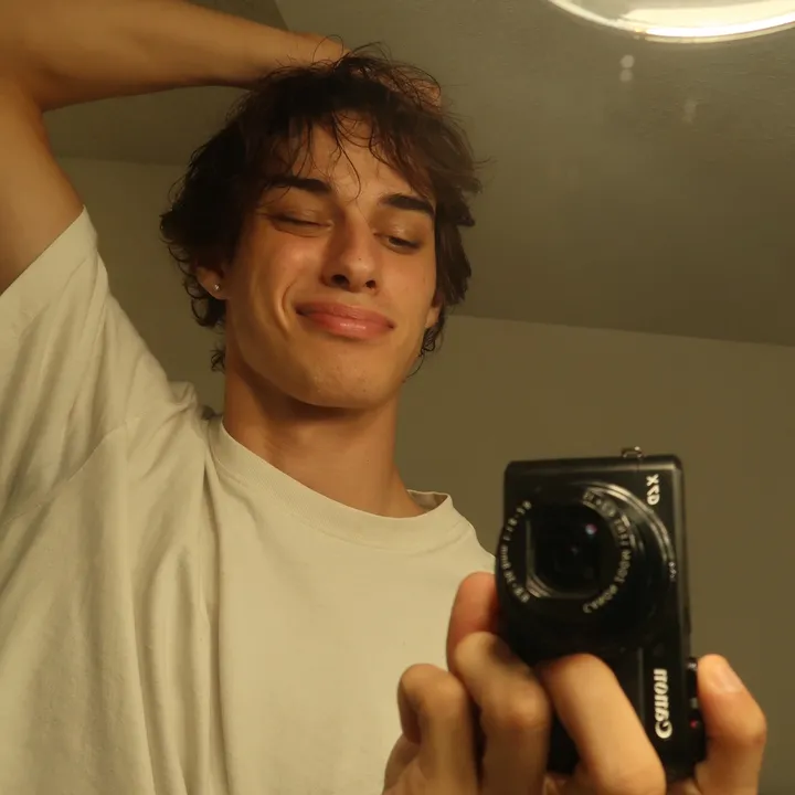 @costa_contreras