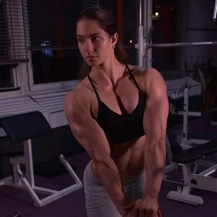 muscle.girl.queens