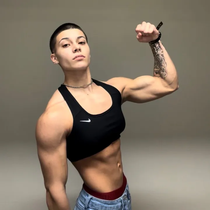 @lynleylifts
