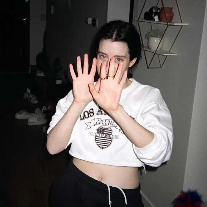@carlyincontro