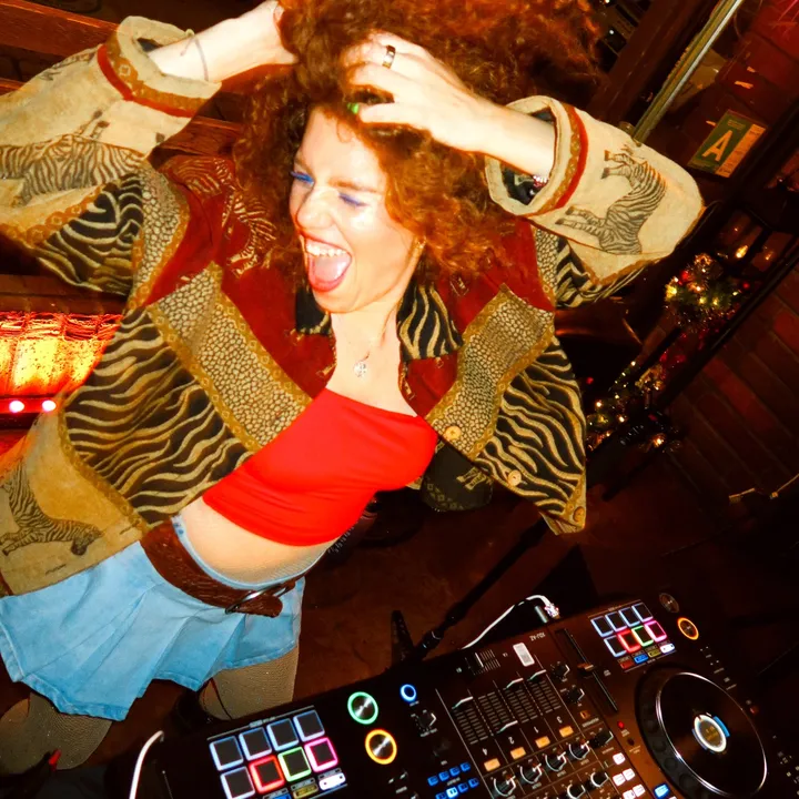 @mahoganylox