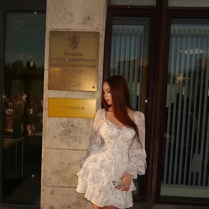 @annaglaster