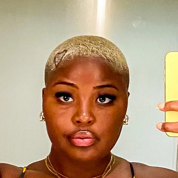 thatbaldheadblondegirl