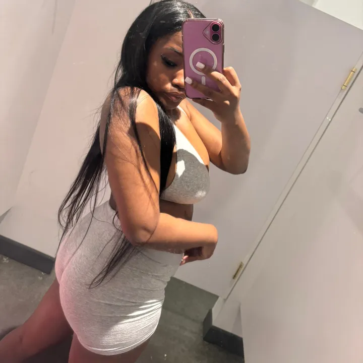 @therealemarii._