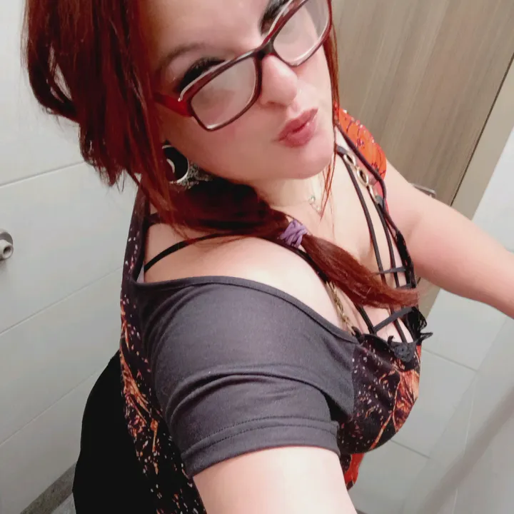 curvybratbabe71