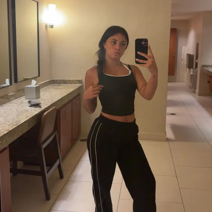 juliaisbomb.com