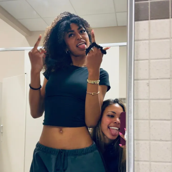 shortgirlclub