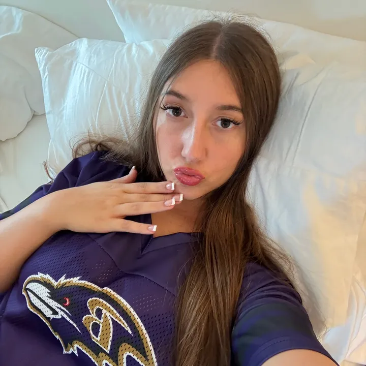@izzyyyhehe