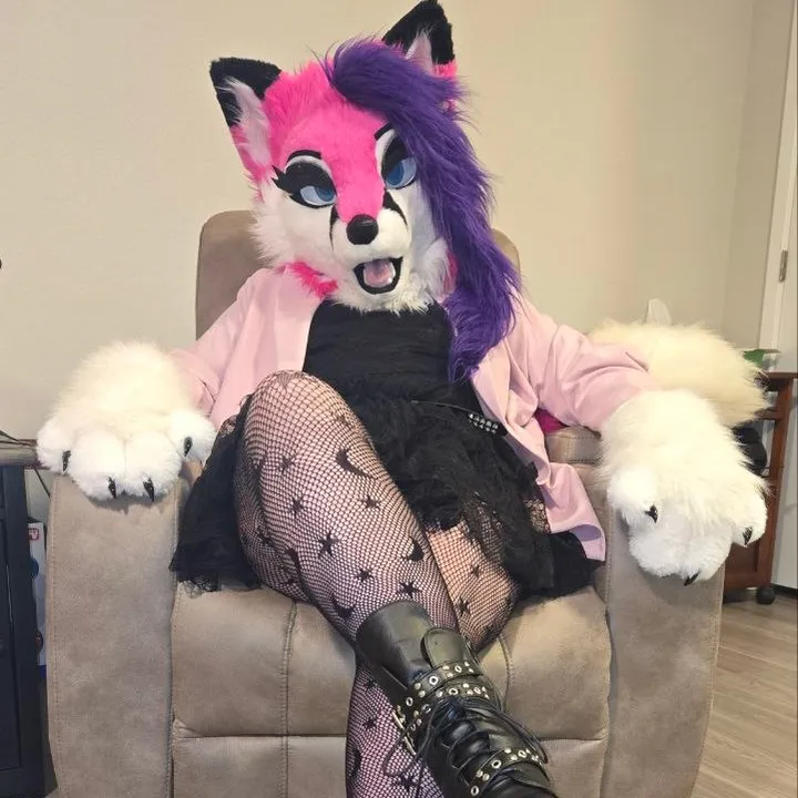 chloefoxie84