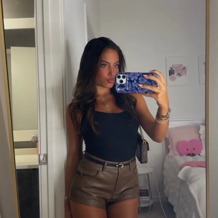 @gabriellaafalcone