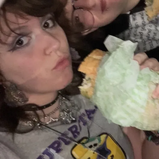 @sparkly_cheeseburger860